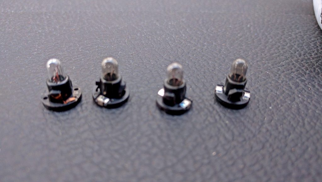 H3 Hummer Light Bulbs three on the right old burnt out